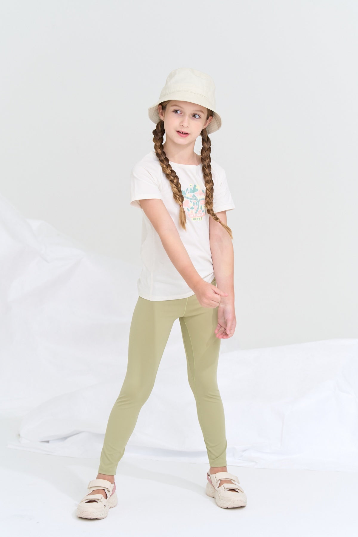 Swift Girls' Cooling Sun-Protective Yoga Leggings